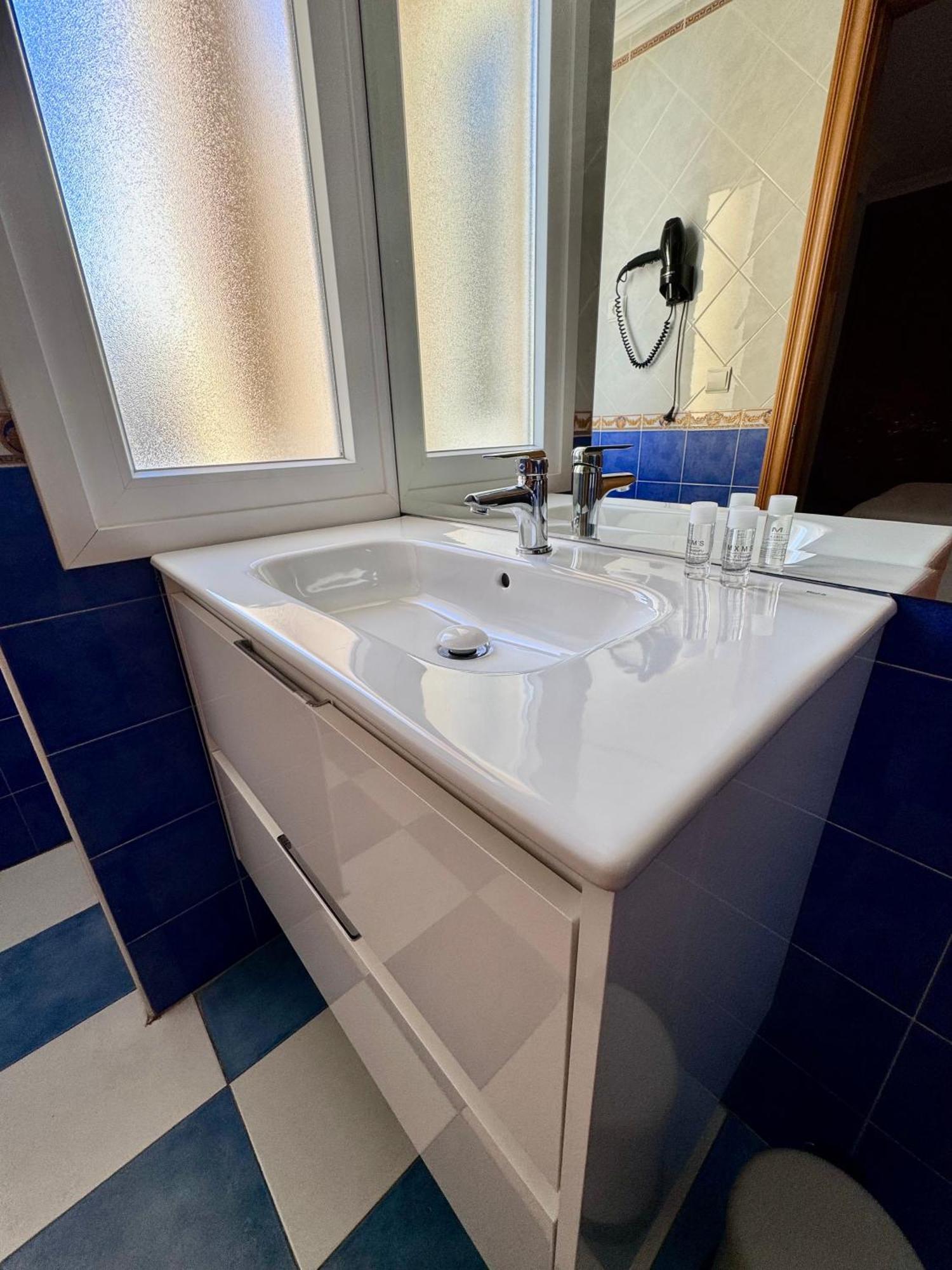 Apartamentos Nina De Oro Torremolinos Eksteriør billede