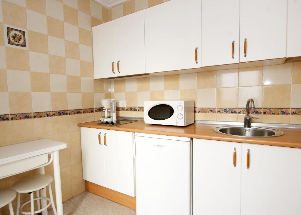 Apartamentos Nina De Oro Torremolinos Værelse billede